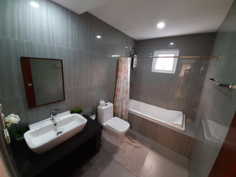 Youhan Beach Resort Сан Антонио Екстериор снимка