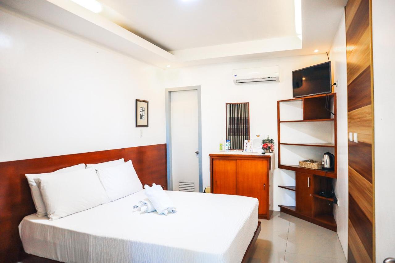 Youhan Beach Resort Сан Антонио Екстериор снимка