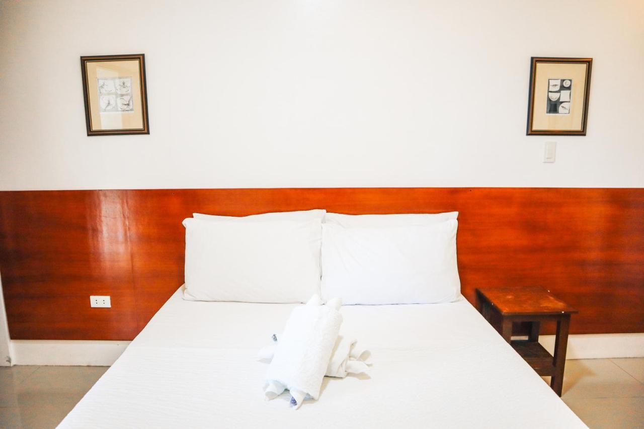 Youhan Beach Resort Сан Антонио Екстериор снимка