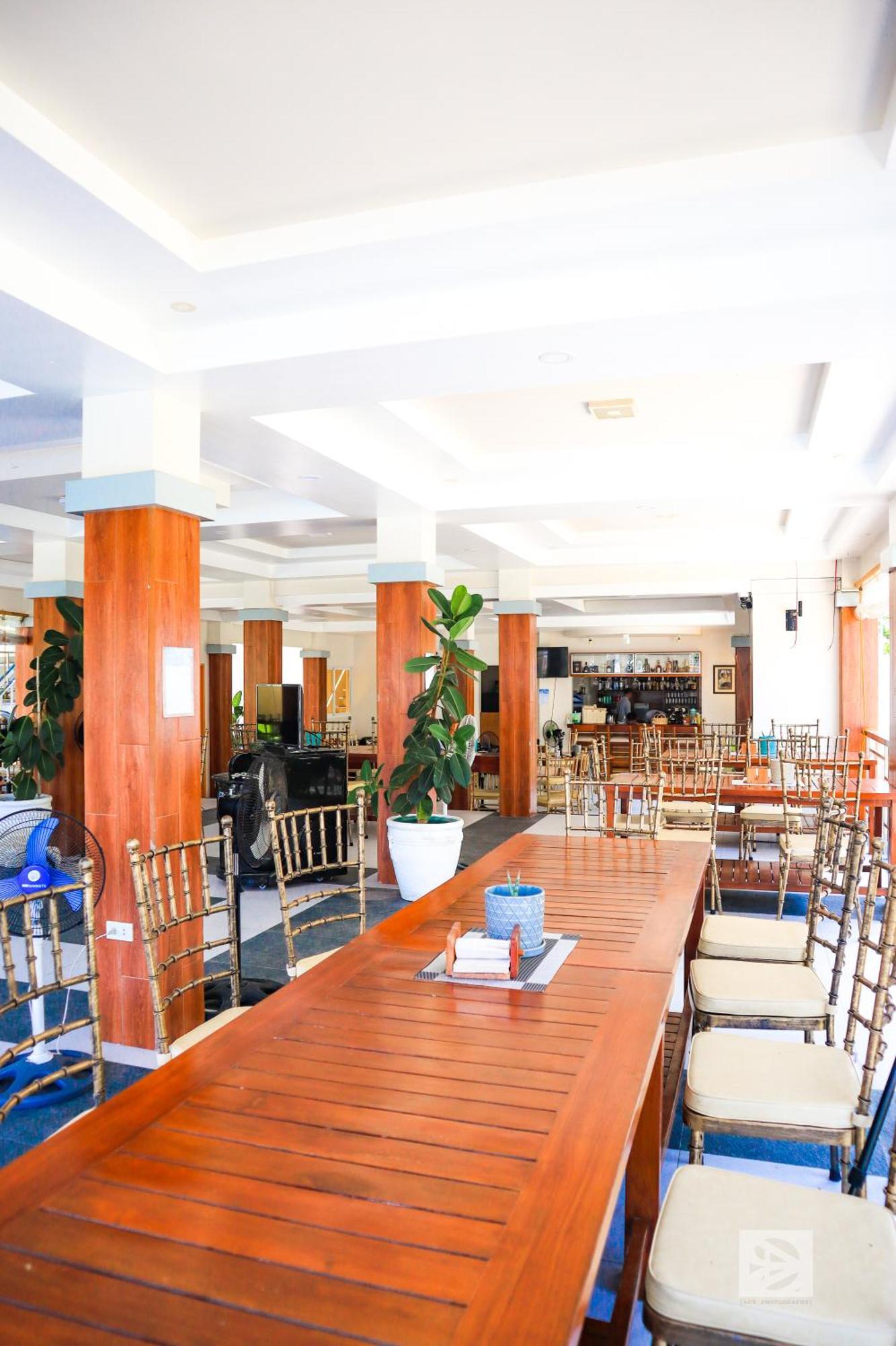Youhan Beach Resort Сан Антонио Екстериор снимка